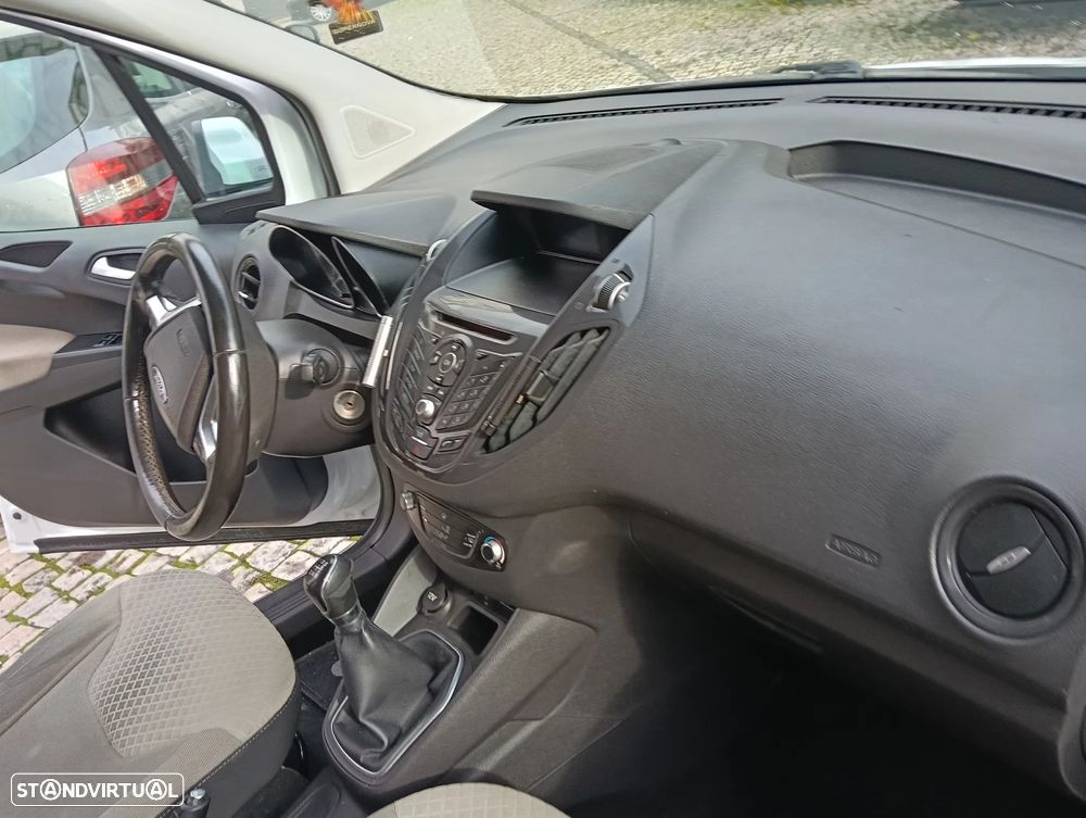 Ford Tourneo Courier 1.5 TDCi Titanium - 10