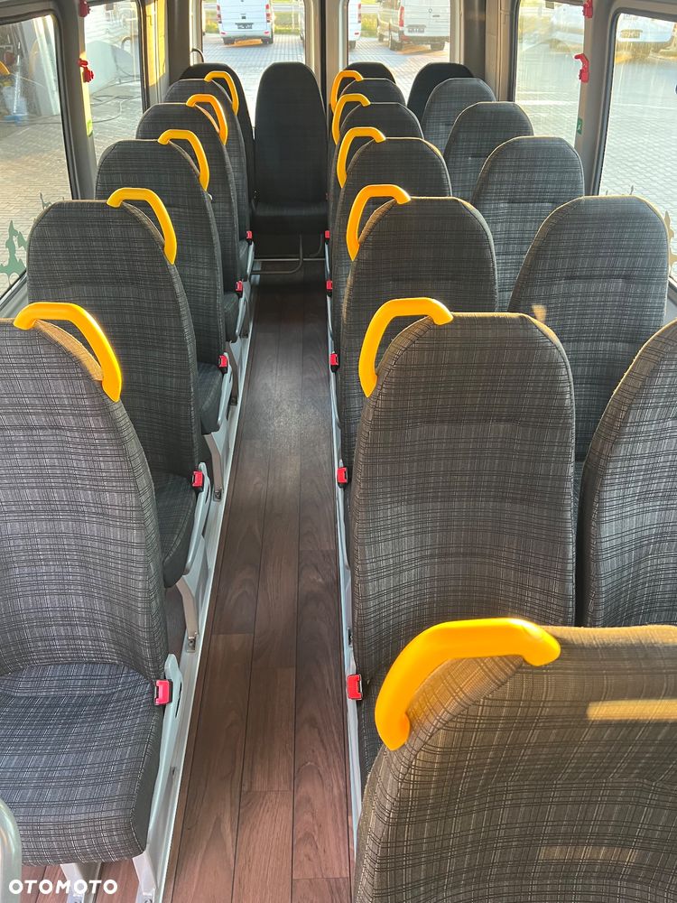 Mercedes-Benz 516 - 10