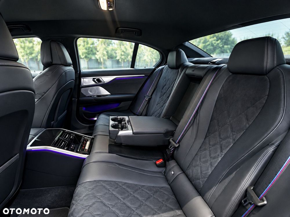BMW M8 - 17