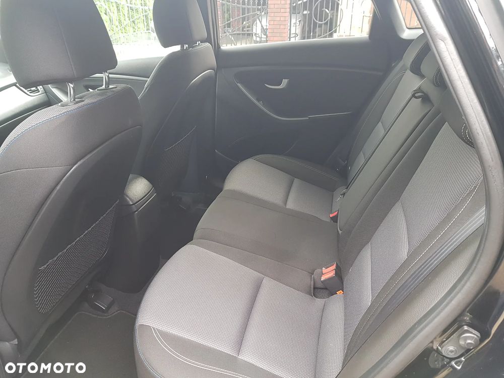 Hyundai i30 blue 1.4 Style - 19