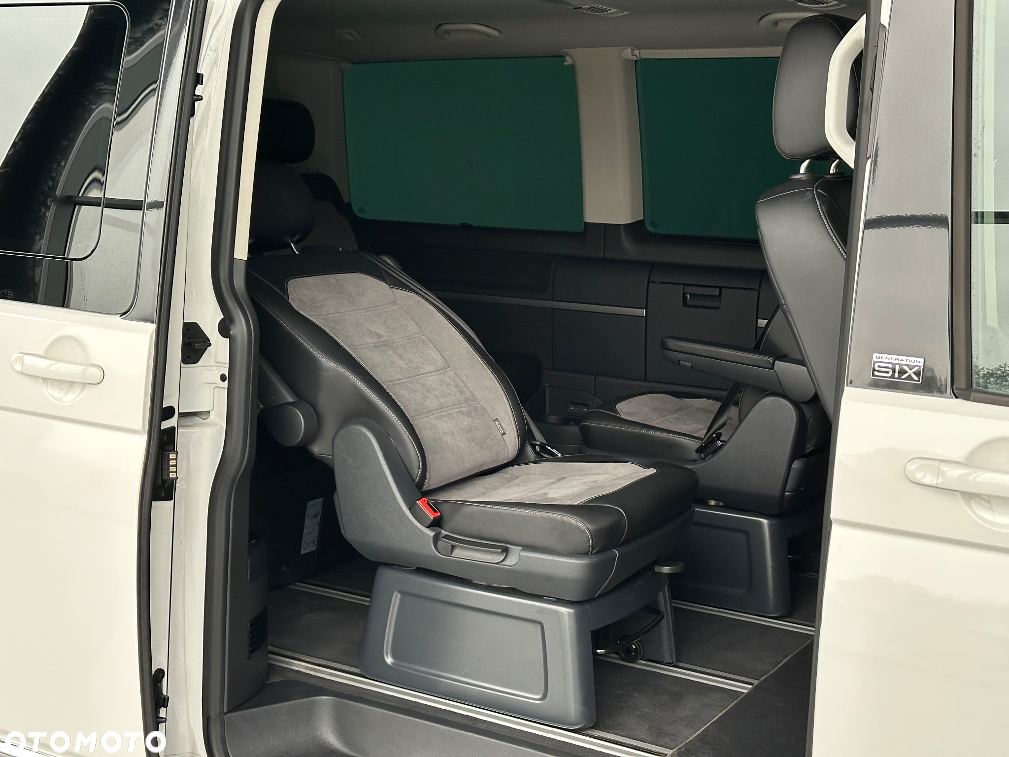 Volkswagen Multivan 2.0 TDI L1 Generation SIX DSG - 16