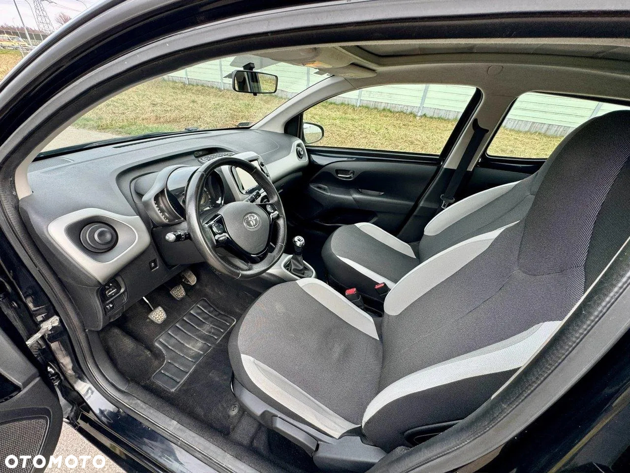 Toyota Aygo x-play - 4
