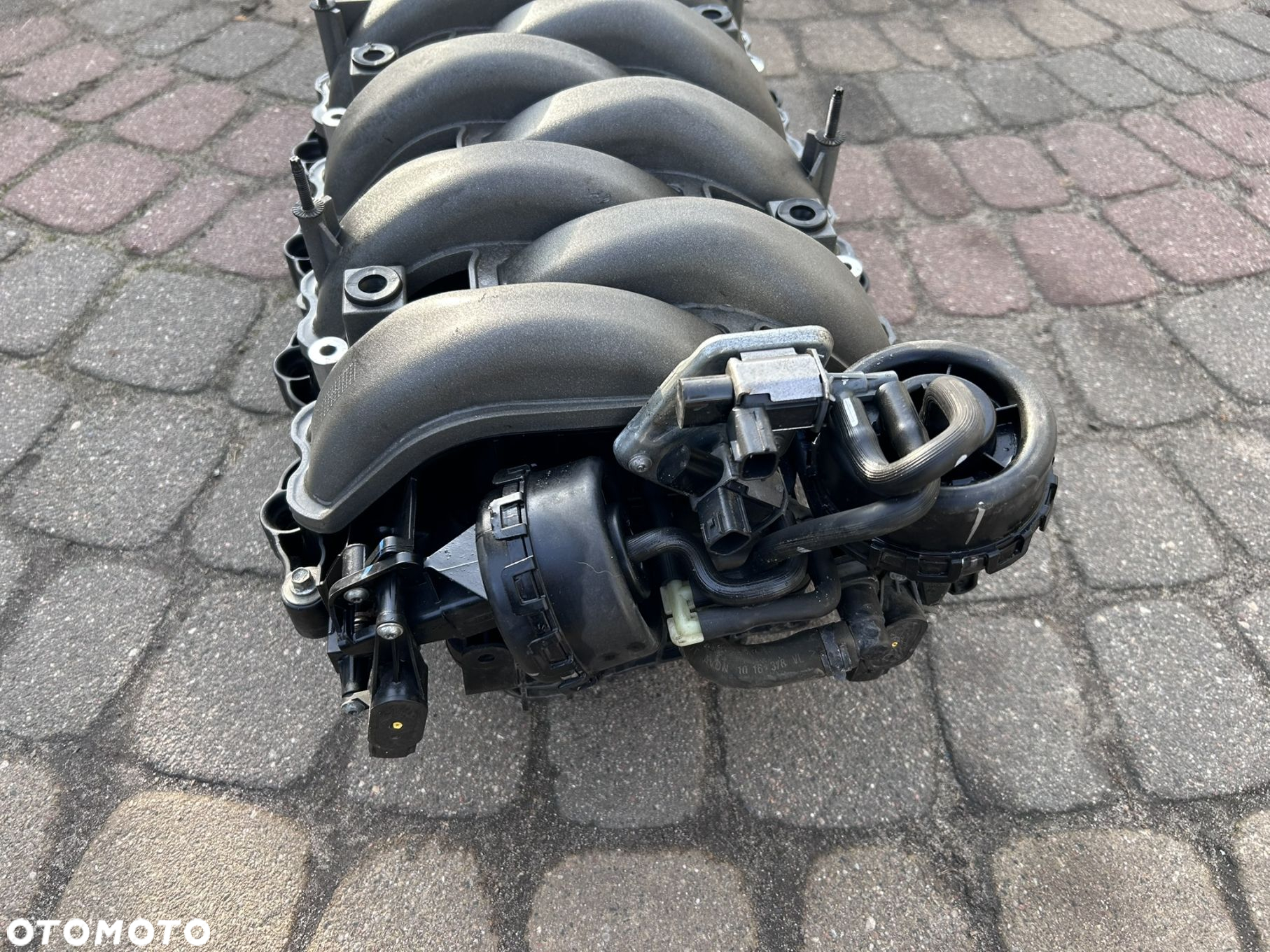 Kolektor ssący Ford Mustang 5,0 V8 GT 2011-2014 - 2