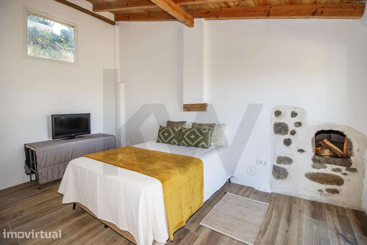 Moradia T2 Renovada com Amplo Terreno na Serra de Monchique - Grande imagem: 3/19