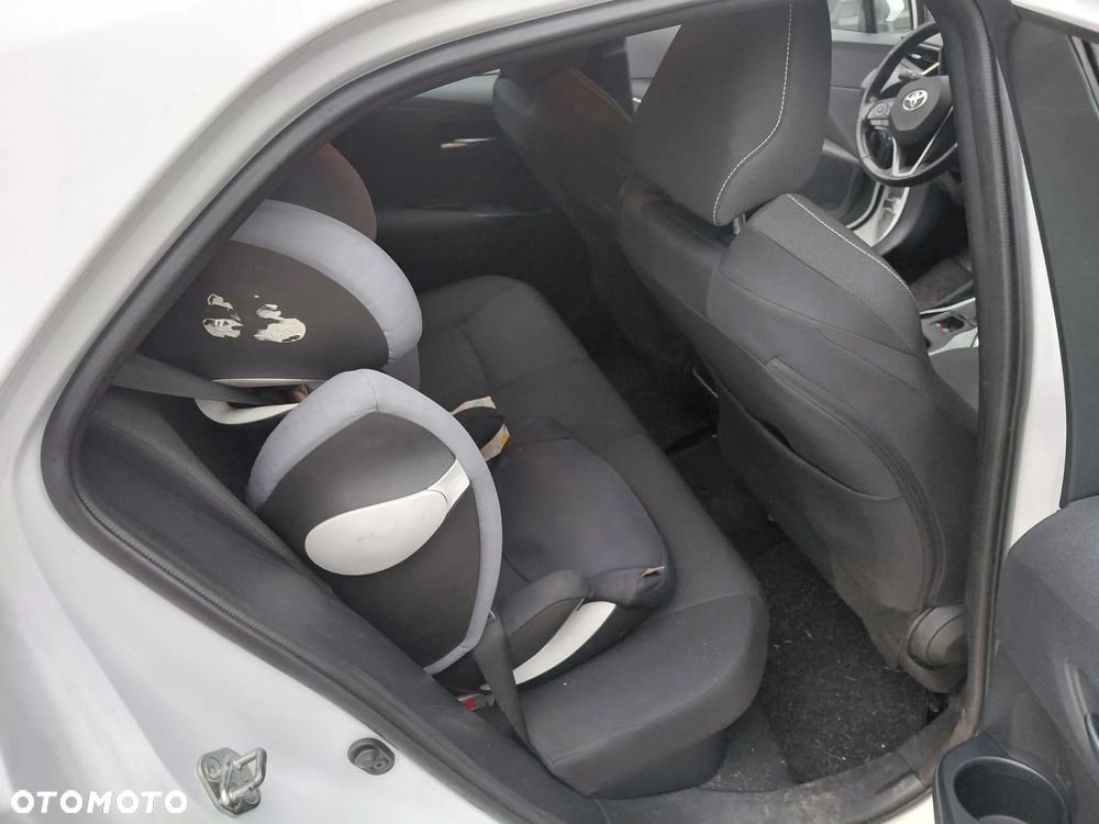 Toyota Corolla 1.8 Hybrid Comfort - 23