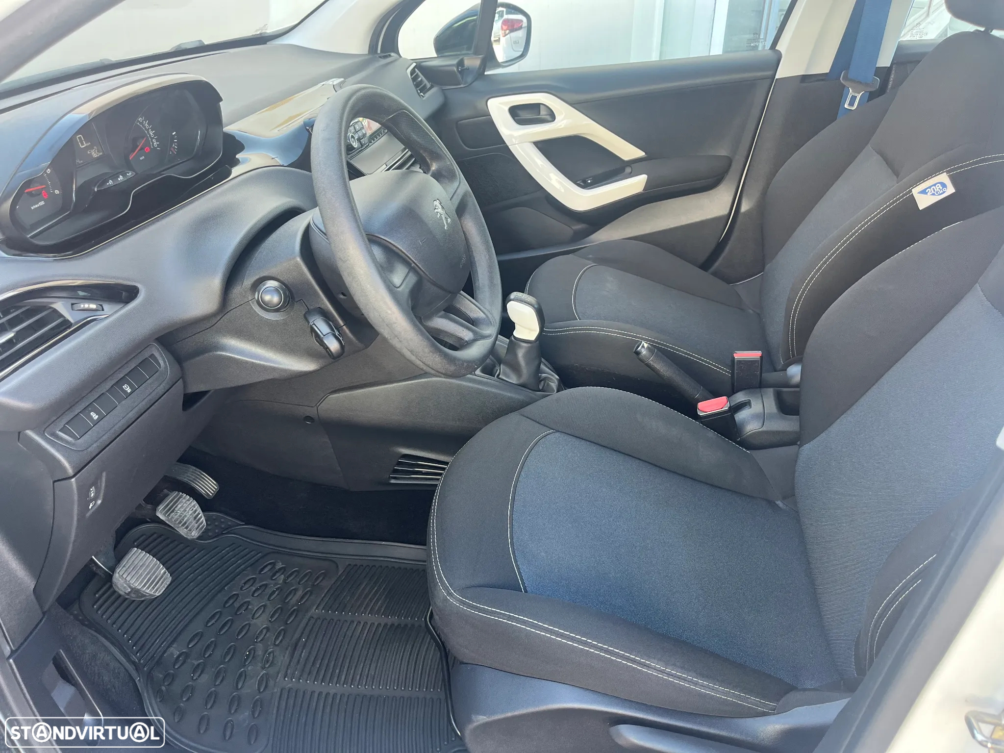 Peugeot 208 1.4 HDi Access - 9