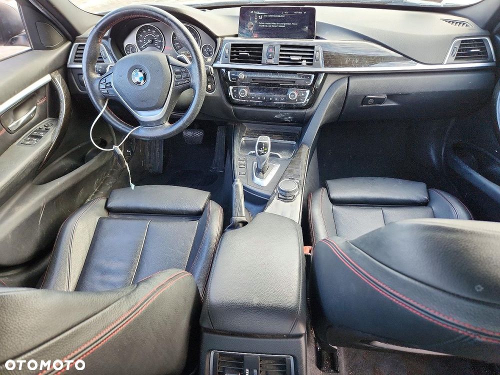 BMW Seria 3 328i xDrive - 29