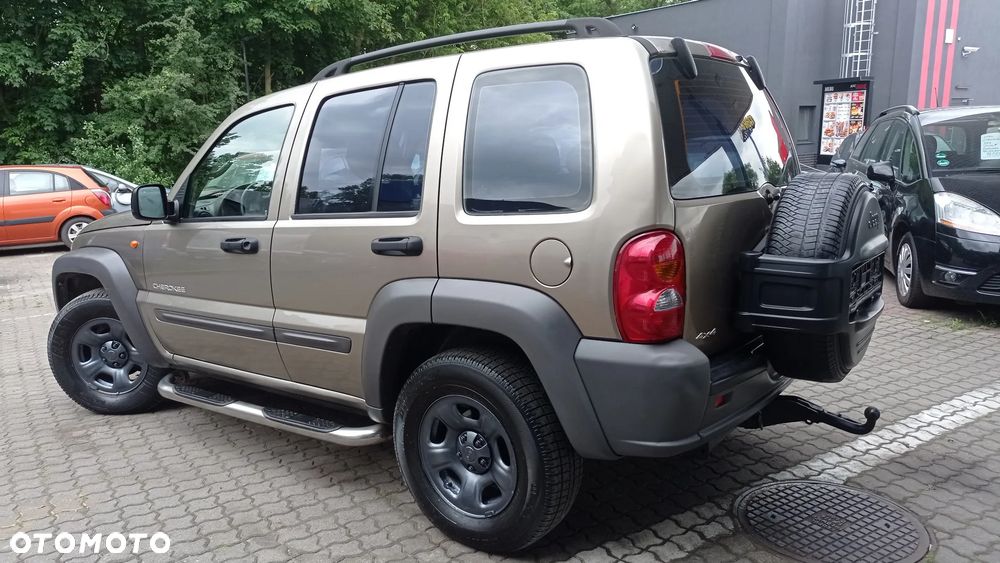Jeep Cherokee - 8