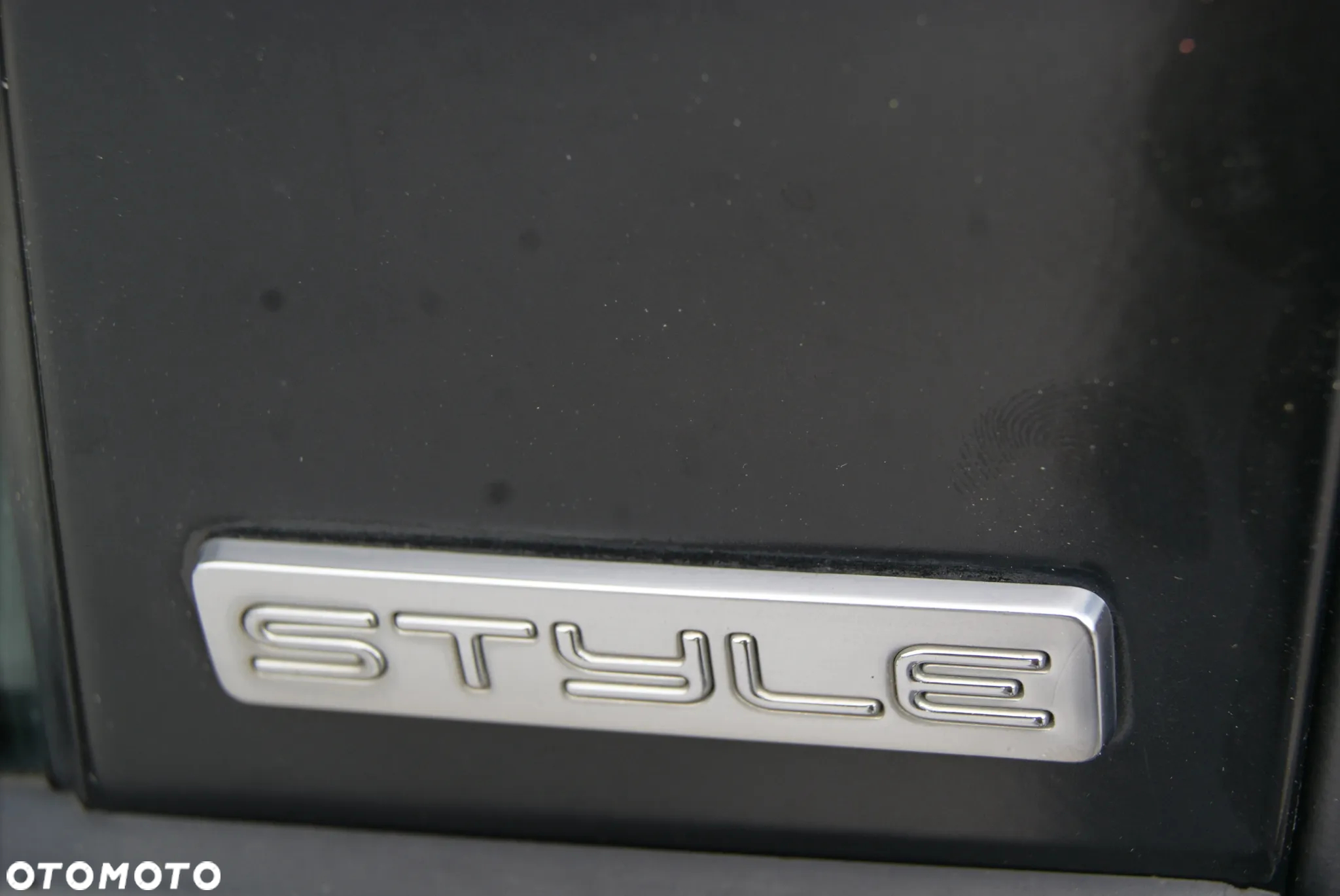 Volkswagen Touran 2.0 TDI DPF DSG STYLE - 11