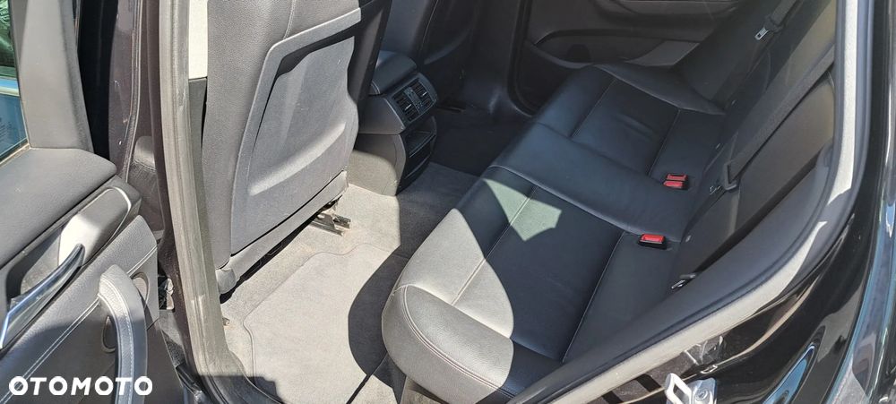 BMW X3 sDrive18d - 11