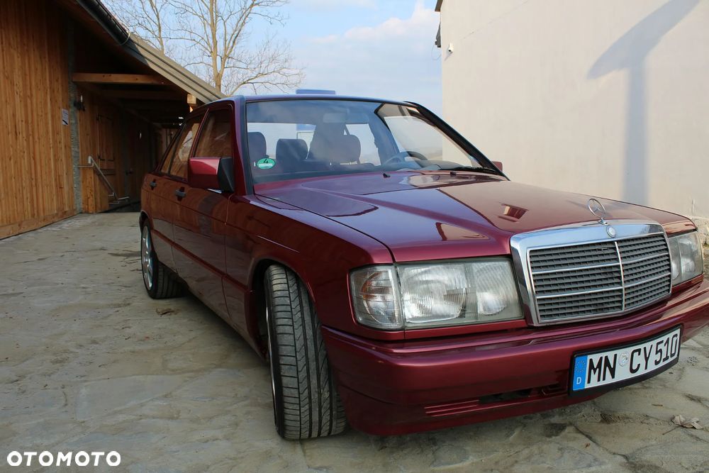 Mercedes-Benz W201 (190) - 12