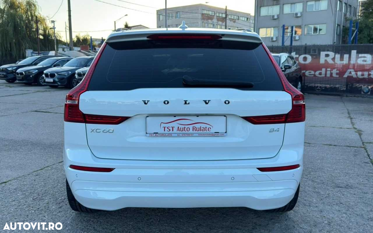 Volvo XC 60 B4 MHEV AT8 FWD Momentum Pro - 7