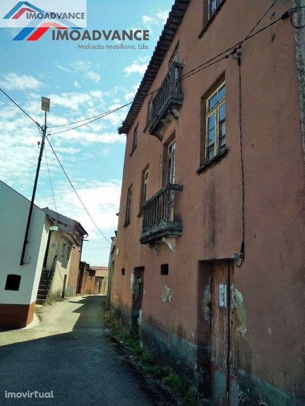 Moradia M4 para Reabilitar situada a 14 kms de Coimbra - Grande imagem: 2/18