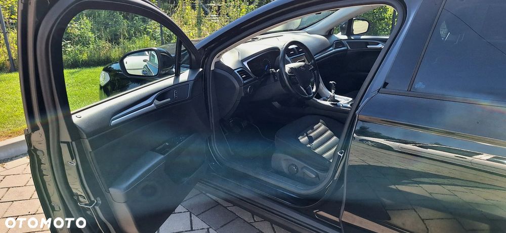 Ford Mondeo - 33