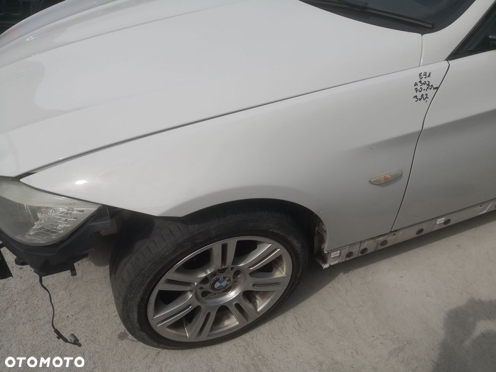 Błotnik lewy przedni BMW E90 E91 Alpinweiss A300 oryginał lewy przód - 1