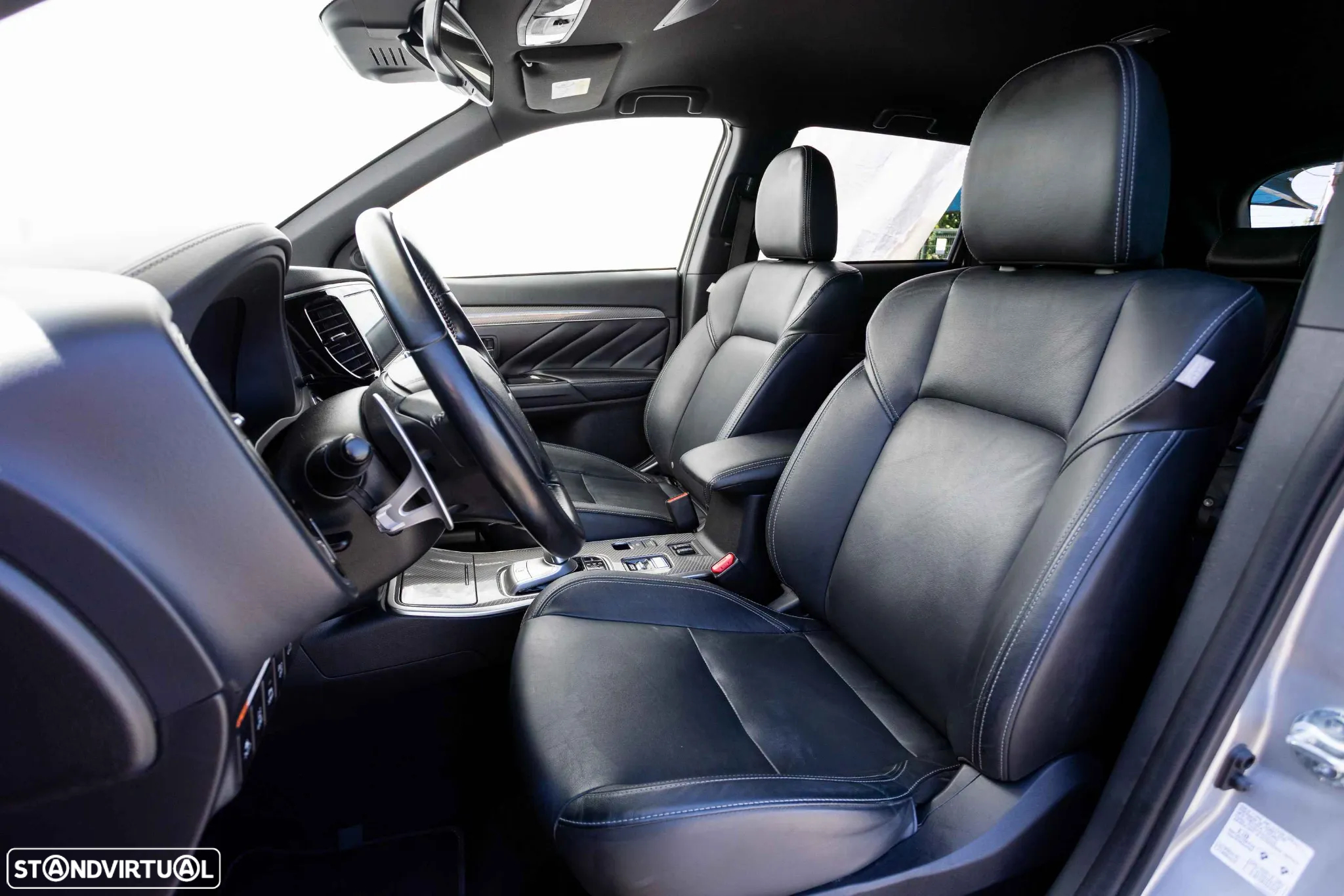 Mitsubishi Outlander 2.0 PHEV Instyle - 25