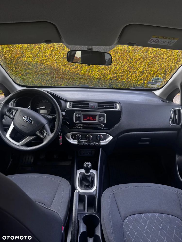 Kia Rio - 8