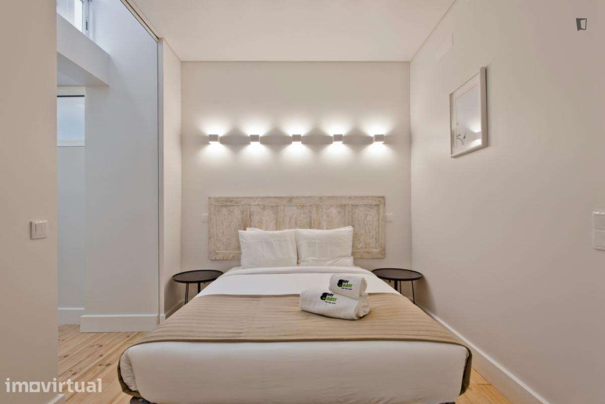 Apartamento com 1 quartos - localizado em São Bento Lisbon - Grande imagem: 2/18