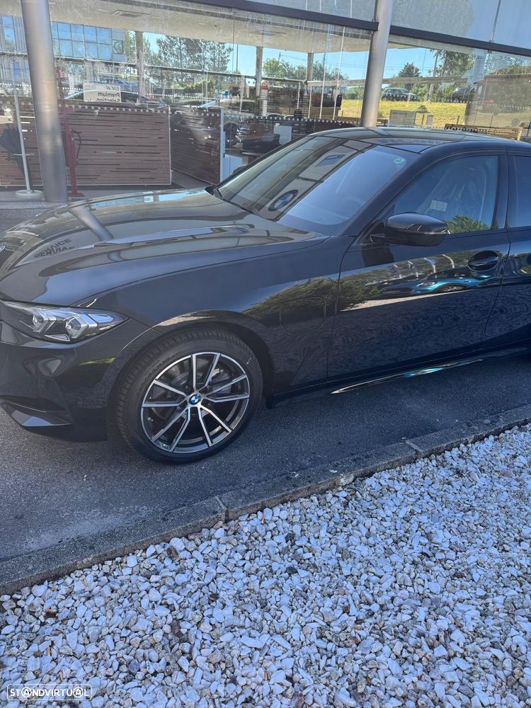 BMW 330 e Auto - 3