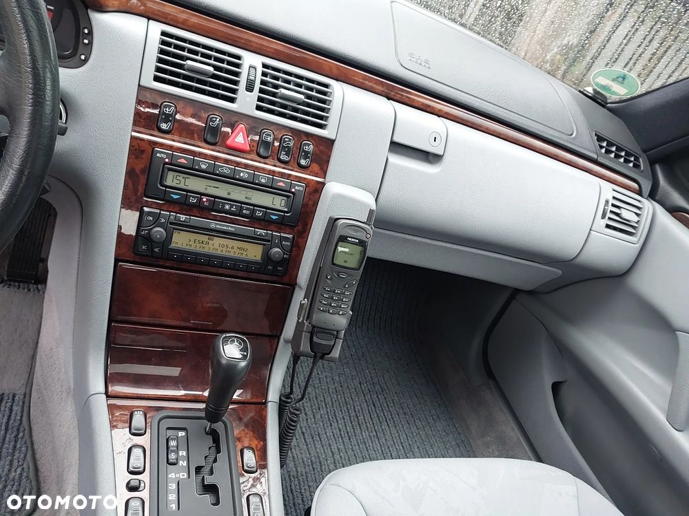 Mercedes-Benz Klasa E - 32