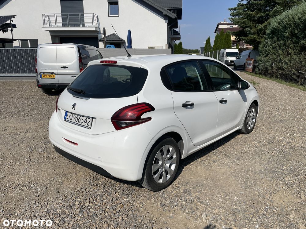 Peugeot 208 - 3