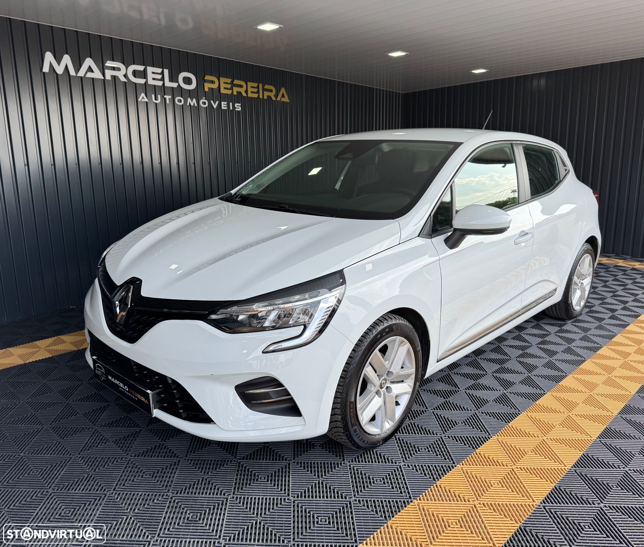 Renault Clio TCe 90 BUSINESS EDITION - 1