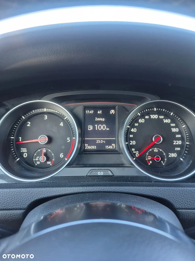 Volkswagen Golf - 33