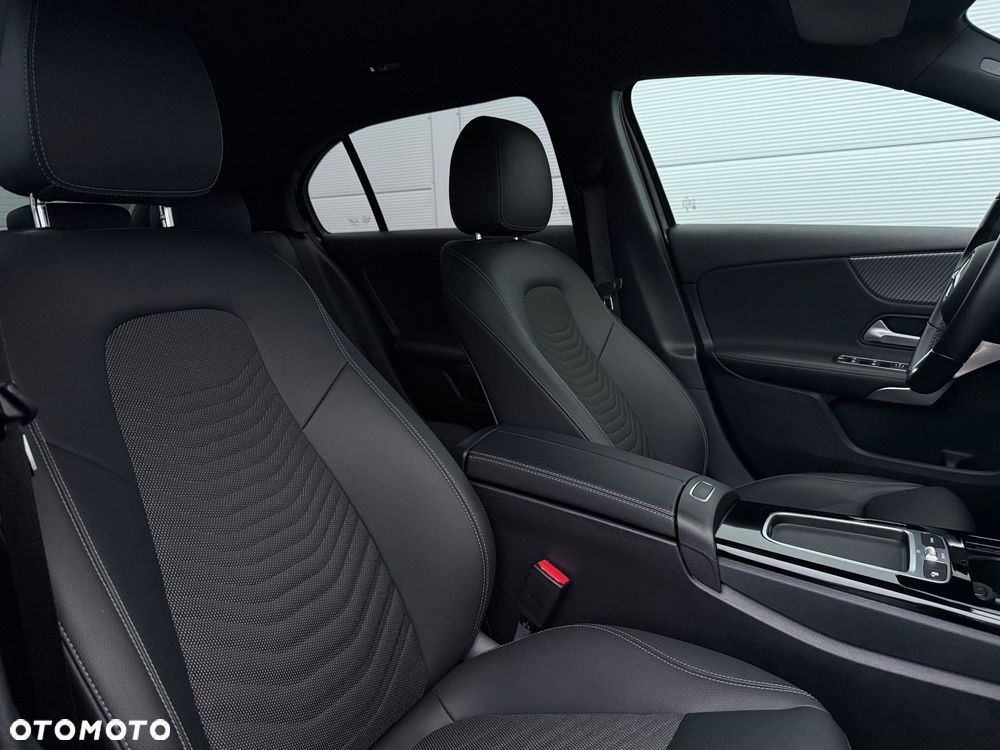 Mercedes-Benz Klasa A 180 7G-DCT Progressive Advanced - 36