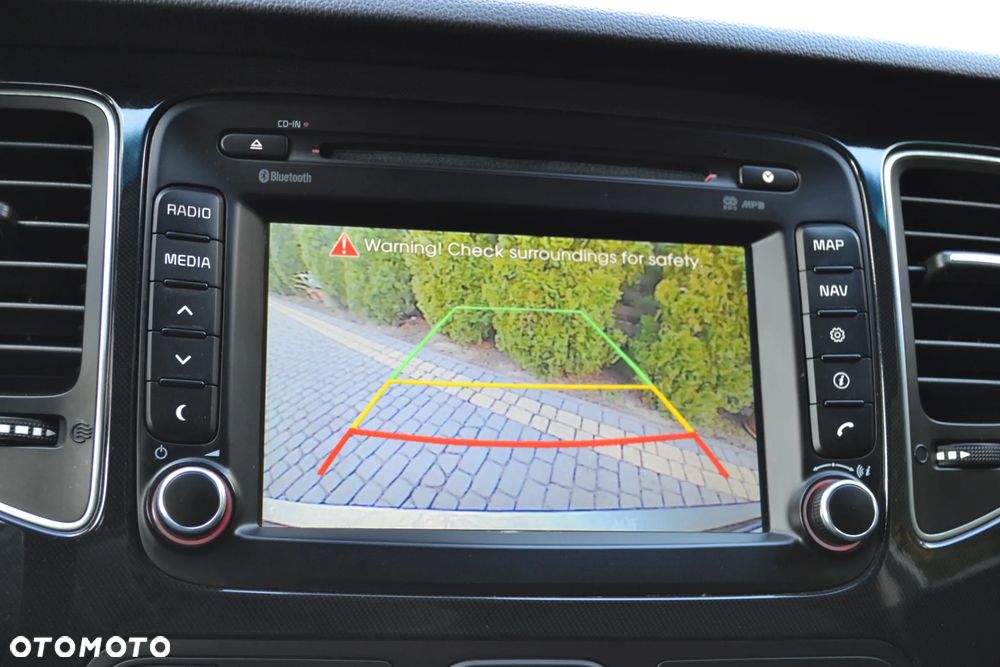 Kia Carens 1.7 CRDi Business Line 7os 7DCT - 34