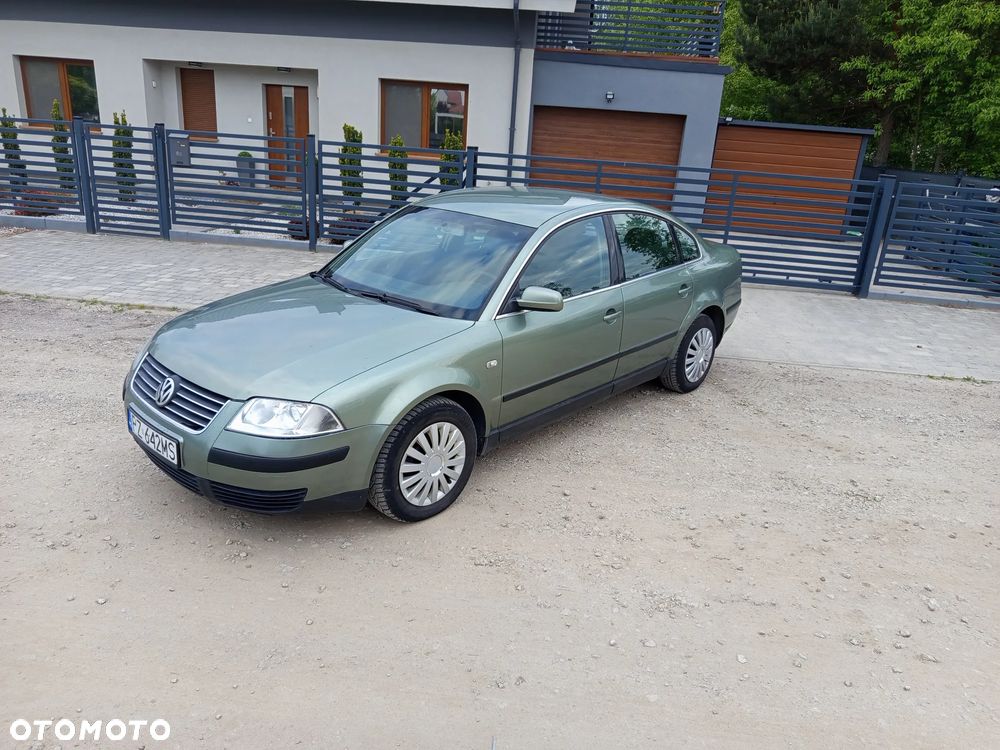 Volkswagen Passat - 1