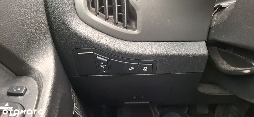 Kia Sportage 2.0 CRDI 2WD Attract - 14