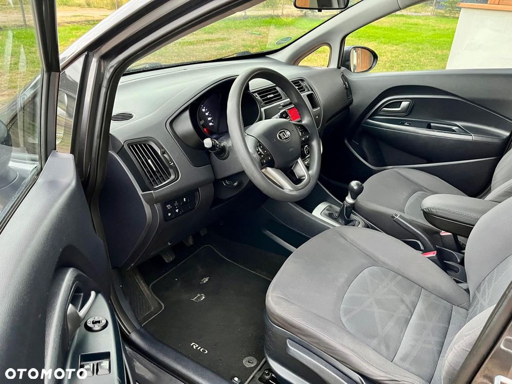 Kia Rio 1.2 Attract - 12