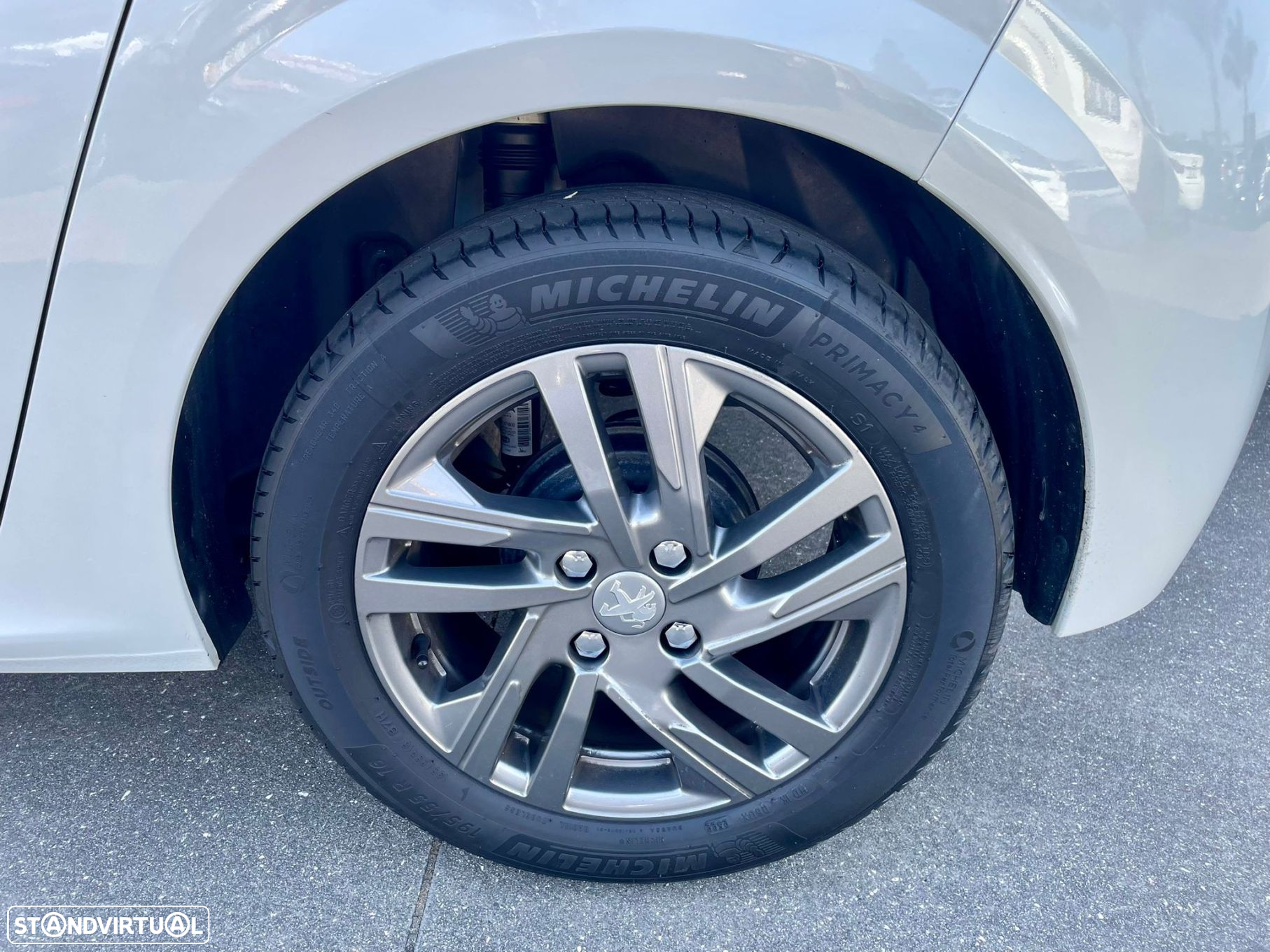 Peugeot 208 1.2 PureTech Allure - 7