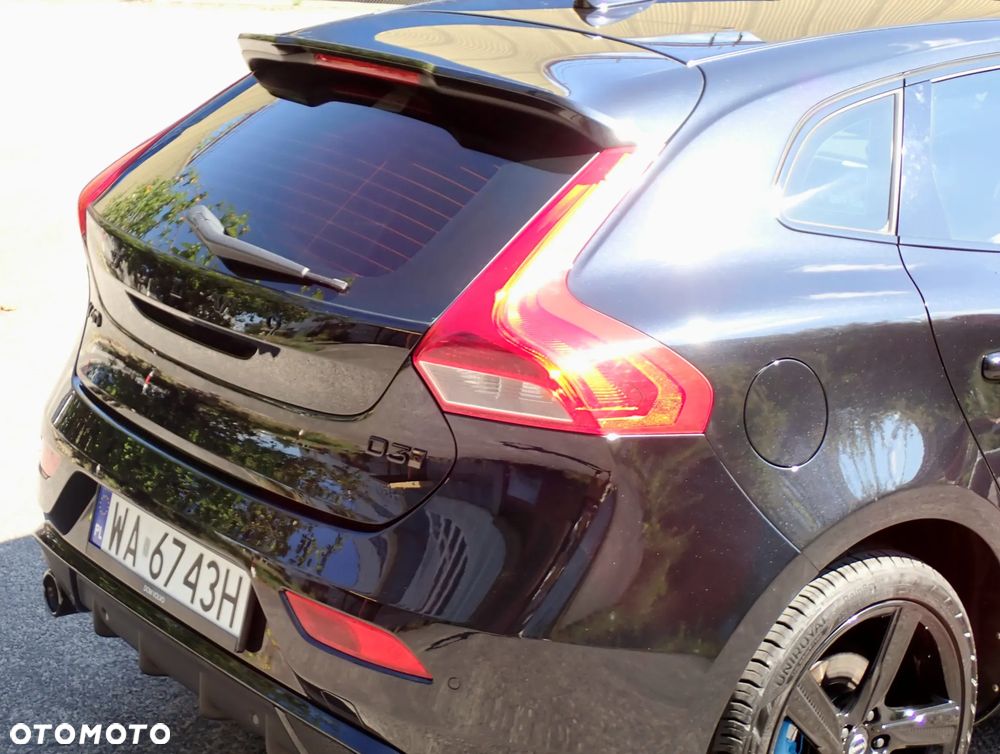 Volvo V40 D3 R Design - 17