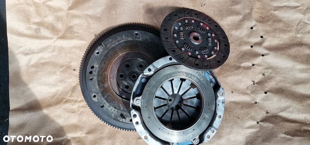 SPRZEGLO TARCZA DOCISK KPL OPEL AGILA 1.,2 - 2