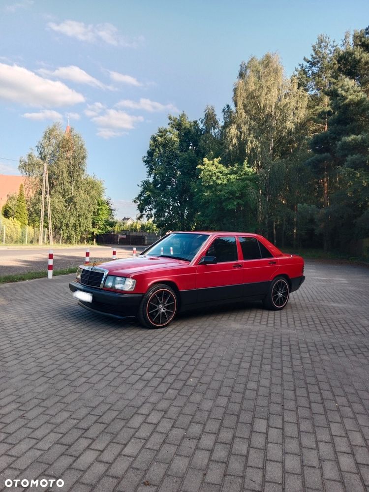 Mercedes-Benz W201 (190) - 3