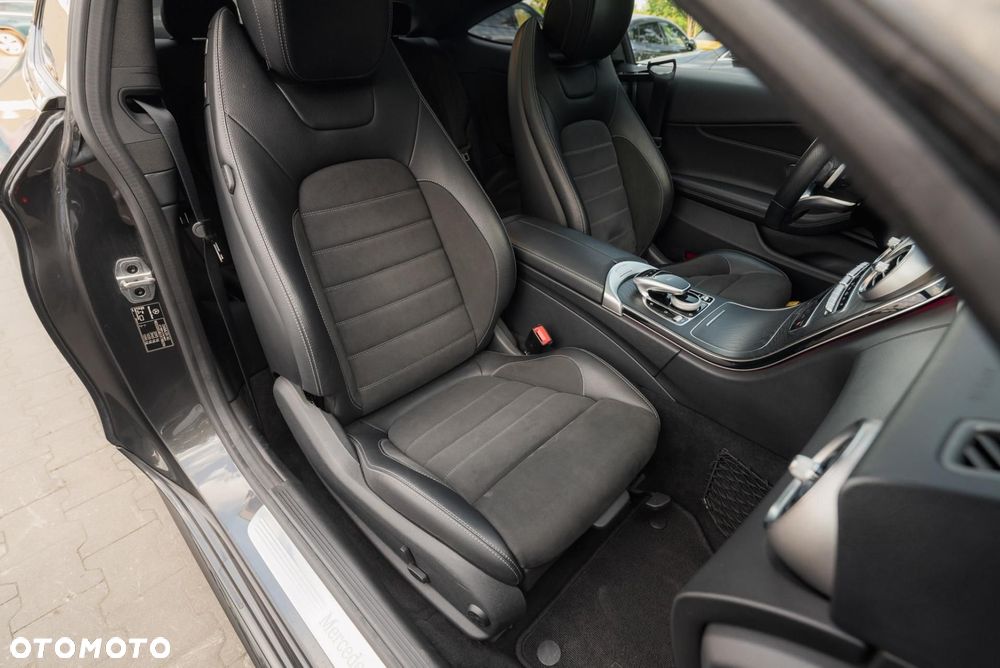 Mercedes-Benz Klasa C 300 9G-TRONIC AMG Line Plus - 16