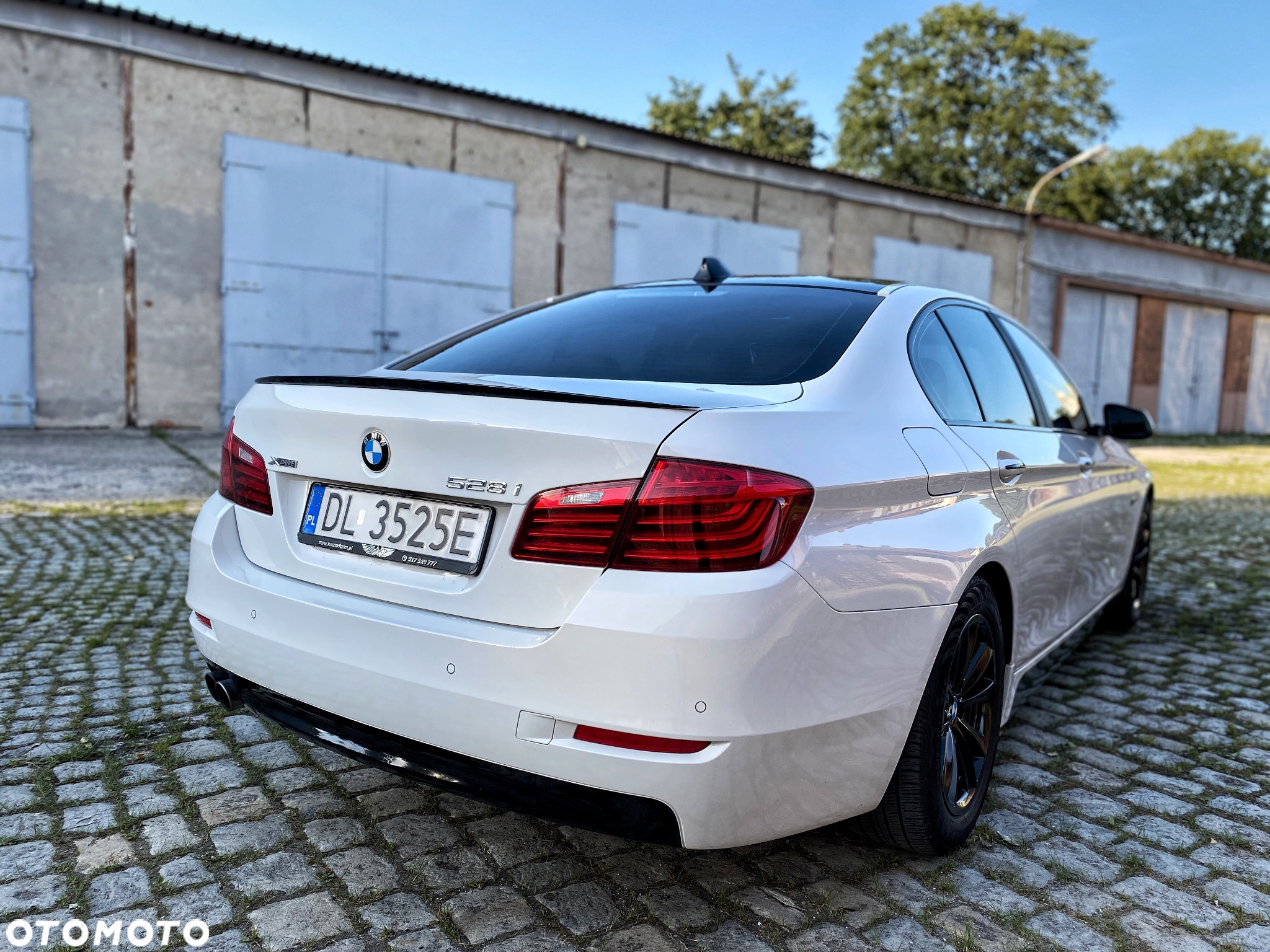BMW Seria 5 528i xDrive - 11