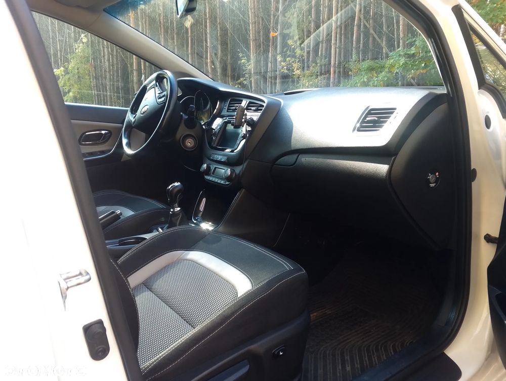 Kia Ceed - 10