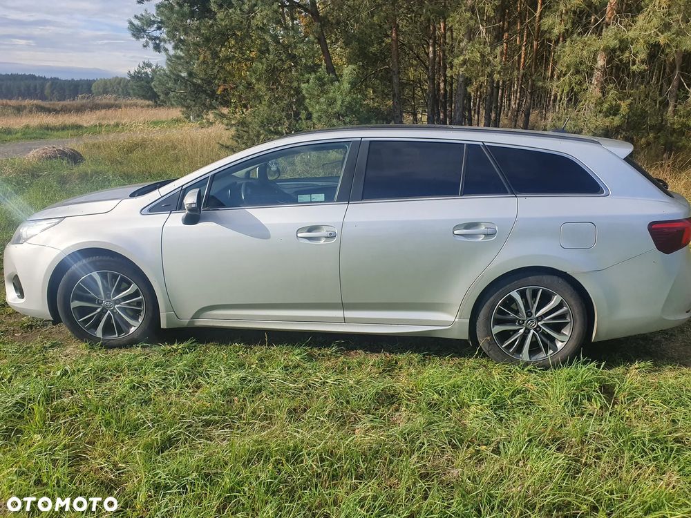 Toyota Avensis 2.0 D-4D Prestige - 1