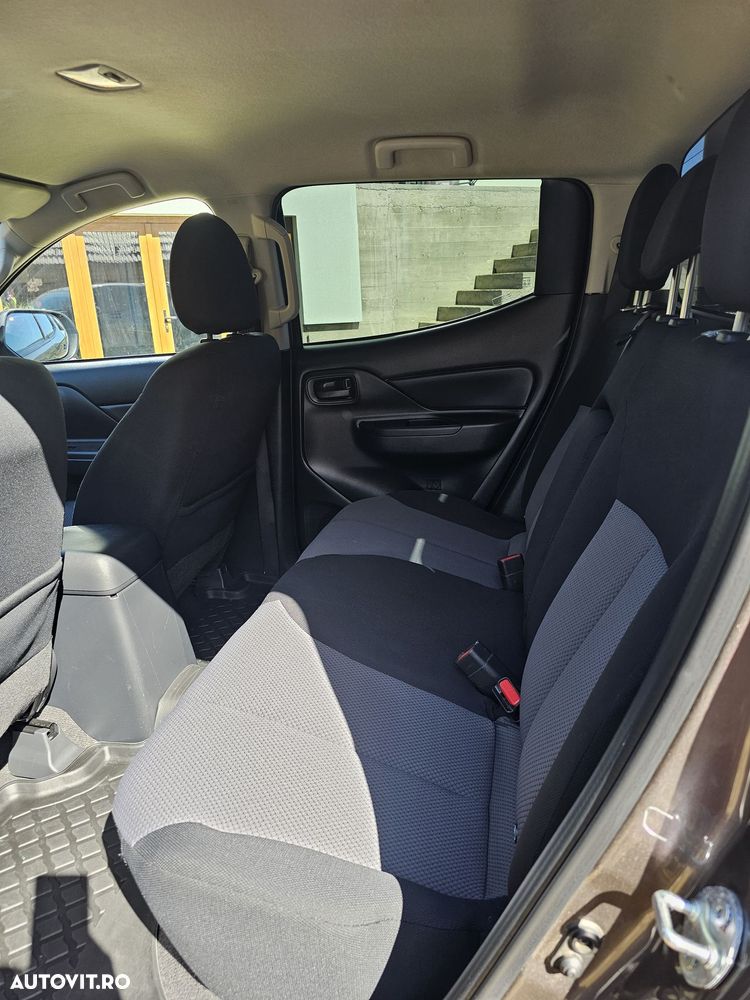 Mitsubishi L200 Double Cab M/T Invite - 17