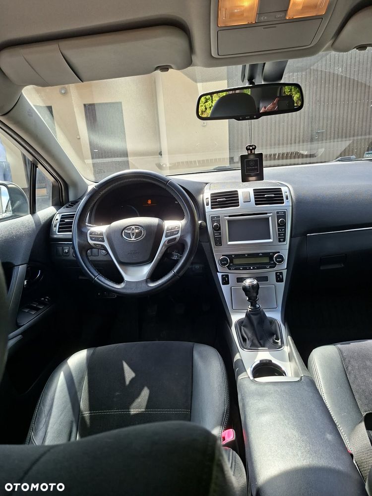 Toyota Avensis 1.8 Prestige - 10