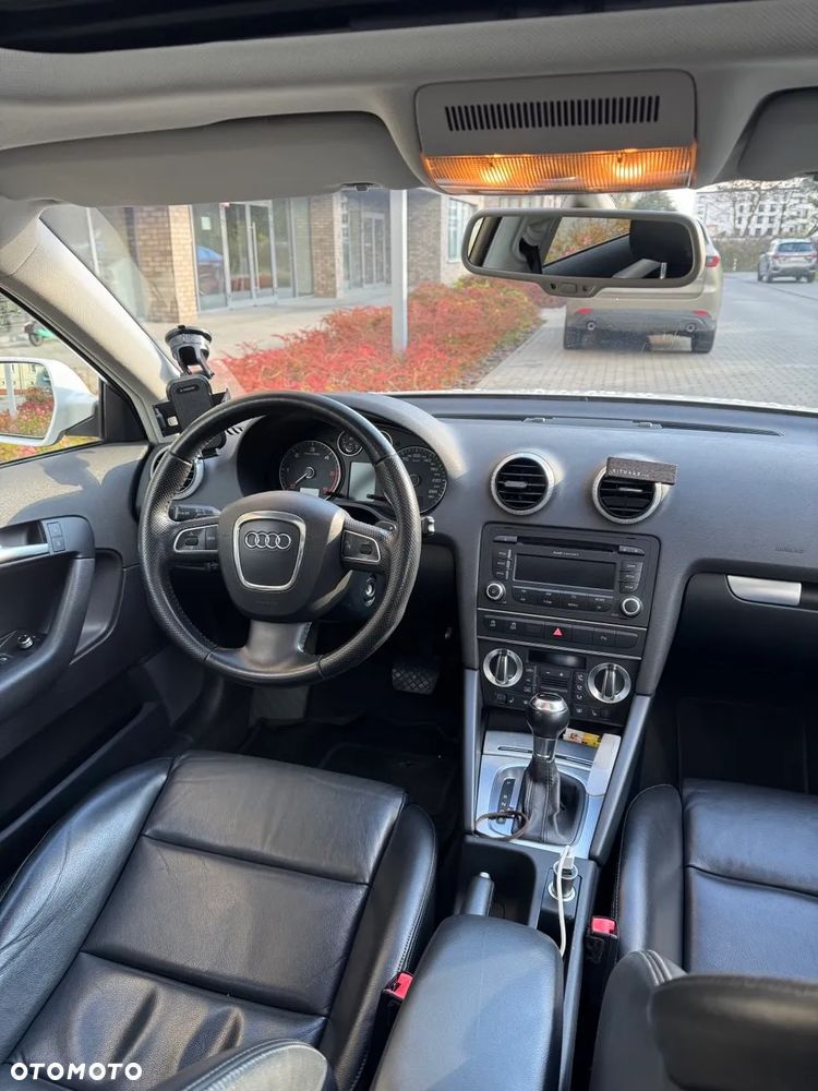 Audi A3 Sportback 2.0 TDI DPF S tronic S line Sportpaket - 6