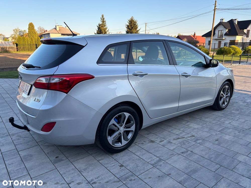 Hyundai i30 blue Kombi 1.6 GDi YES Silver - 9
