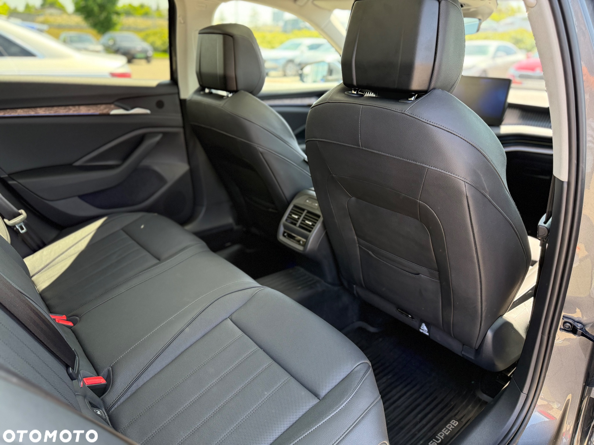 Skoda Superb 1.5 TSI L&K DSG - 8