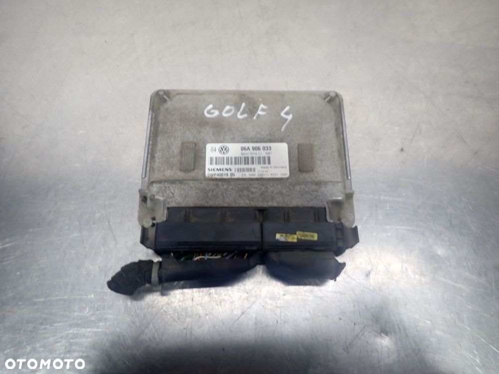 KOMPUTER SILNIKA VOLKSWAGEN GOLF IV 06A906033 - 1