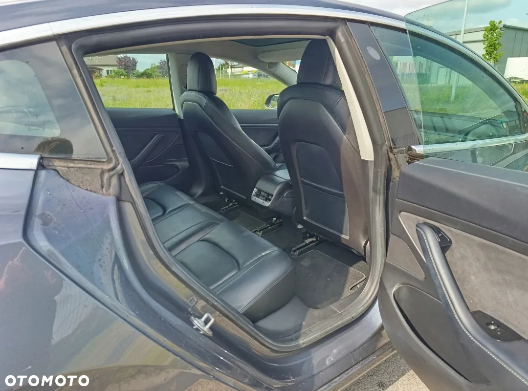 Tesla Model 3 Standard Reichweite Plus Hinterradantrieb - 13