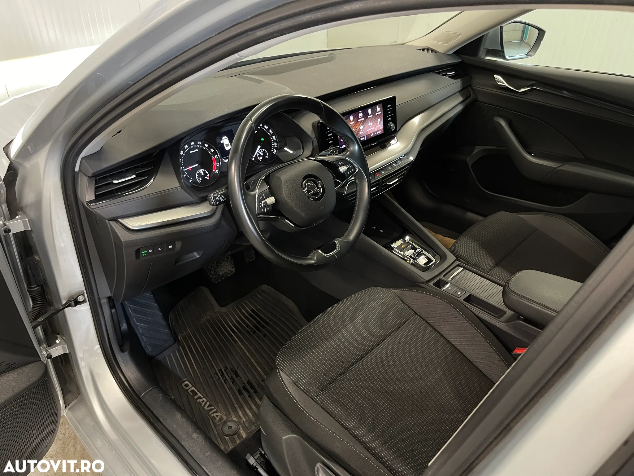 Skoda Octavia 2.0 TDI DSG Ambition - 5
