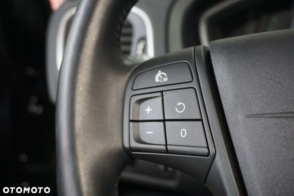 Volvo V40 D2 Kinetic - 31