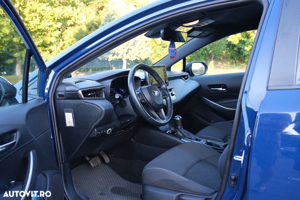 Toyota Corolla 1.8 HSD Business - 26